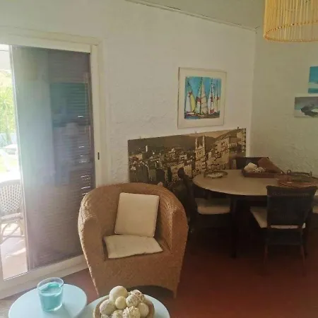 펜션 Maison D'une A Lucciana A 50 M De La Plage Avec Jardin Clos Et Wifi 루키아나