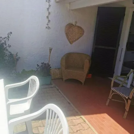 Maison D'une A Lucciana A 50 M De La Plage Avec Jardin Clos Et Wifi 펜션 루키아나