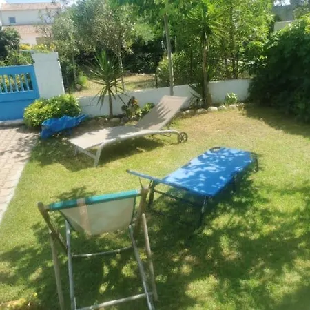 Maison D'une A Lucciana A 50 M De La Plage Avec Jardin Clos Et Wifi *