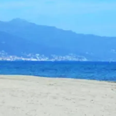 펜션 Maison D'une A Lucciana A 50 M De La Plage Avec Jardin Clos Et Wifi